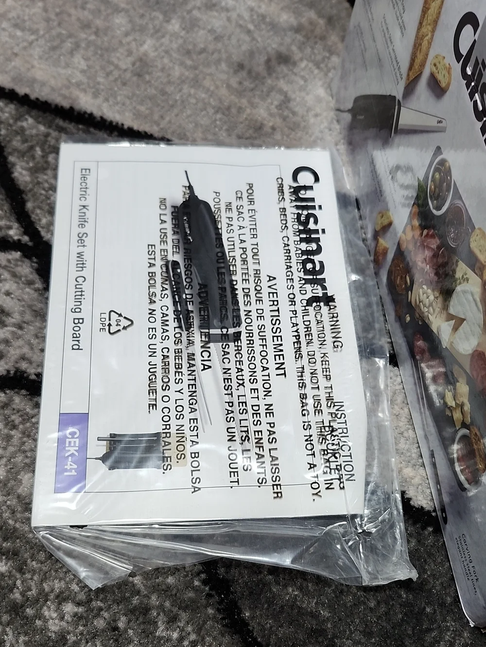 CUISINART BLACK ELECTRIC KNIFE SET W/ MATCHING CUTTING BOARD SERVING FORK